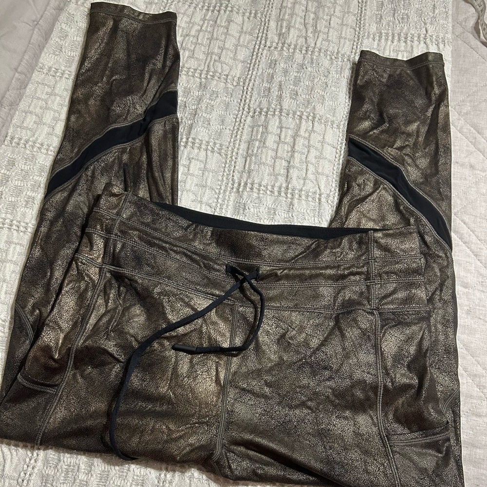 Luxe pocket drawstring leggings from Zyia 8-10